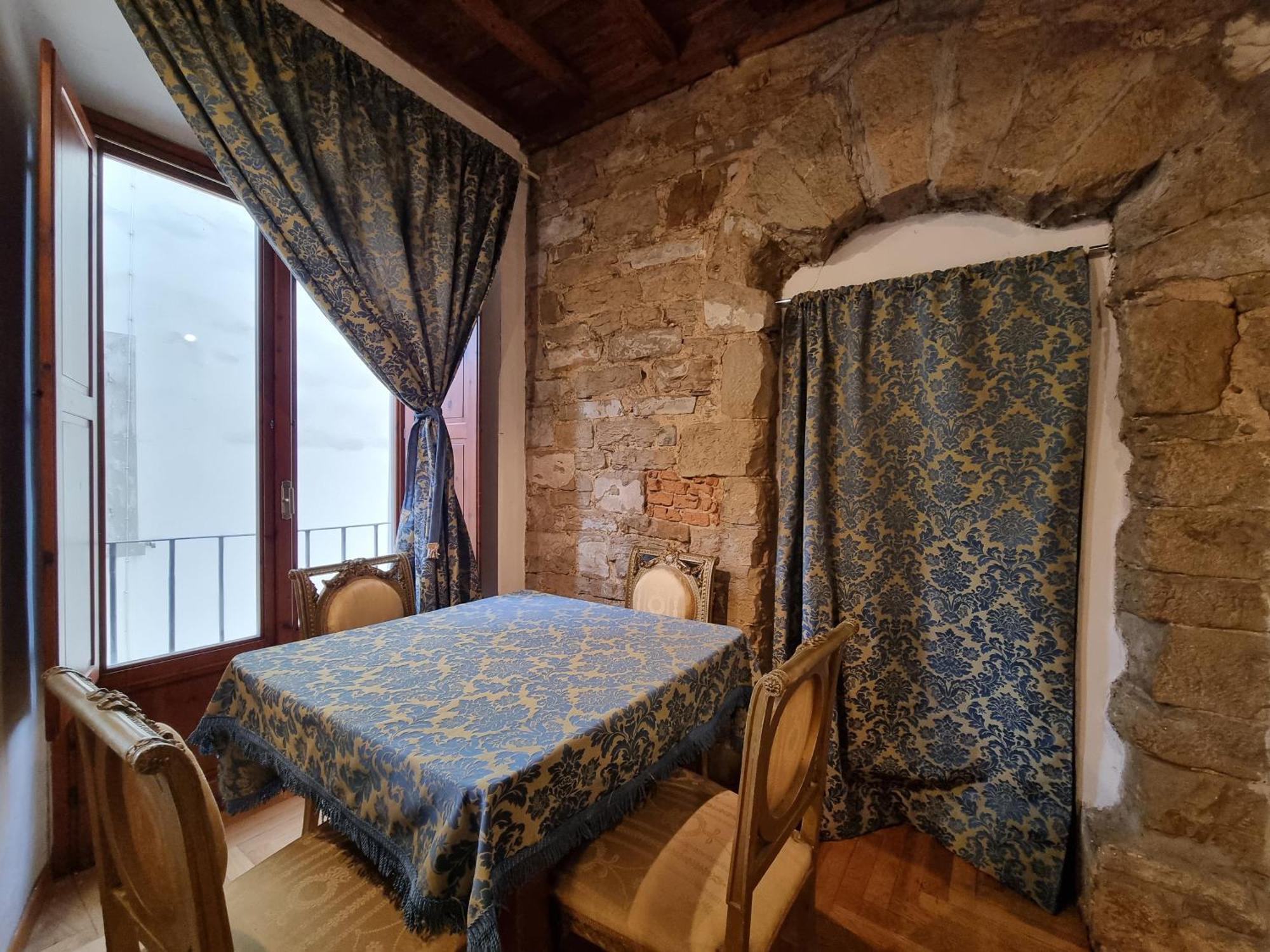 La Sede Dell'arte Monolocale E In Torre Medievale Vicino A Duomo E Piazza Signoria