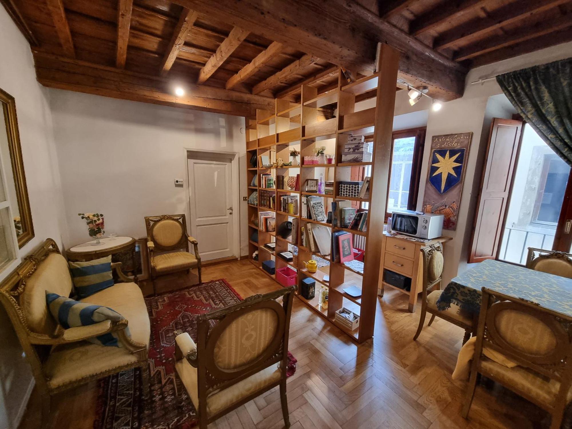 La Sede Dell'arte Monolocale E In Torre Medievale Vicino A Duomo E Piazza Signoria