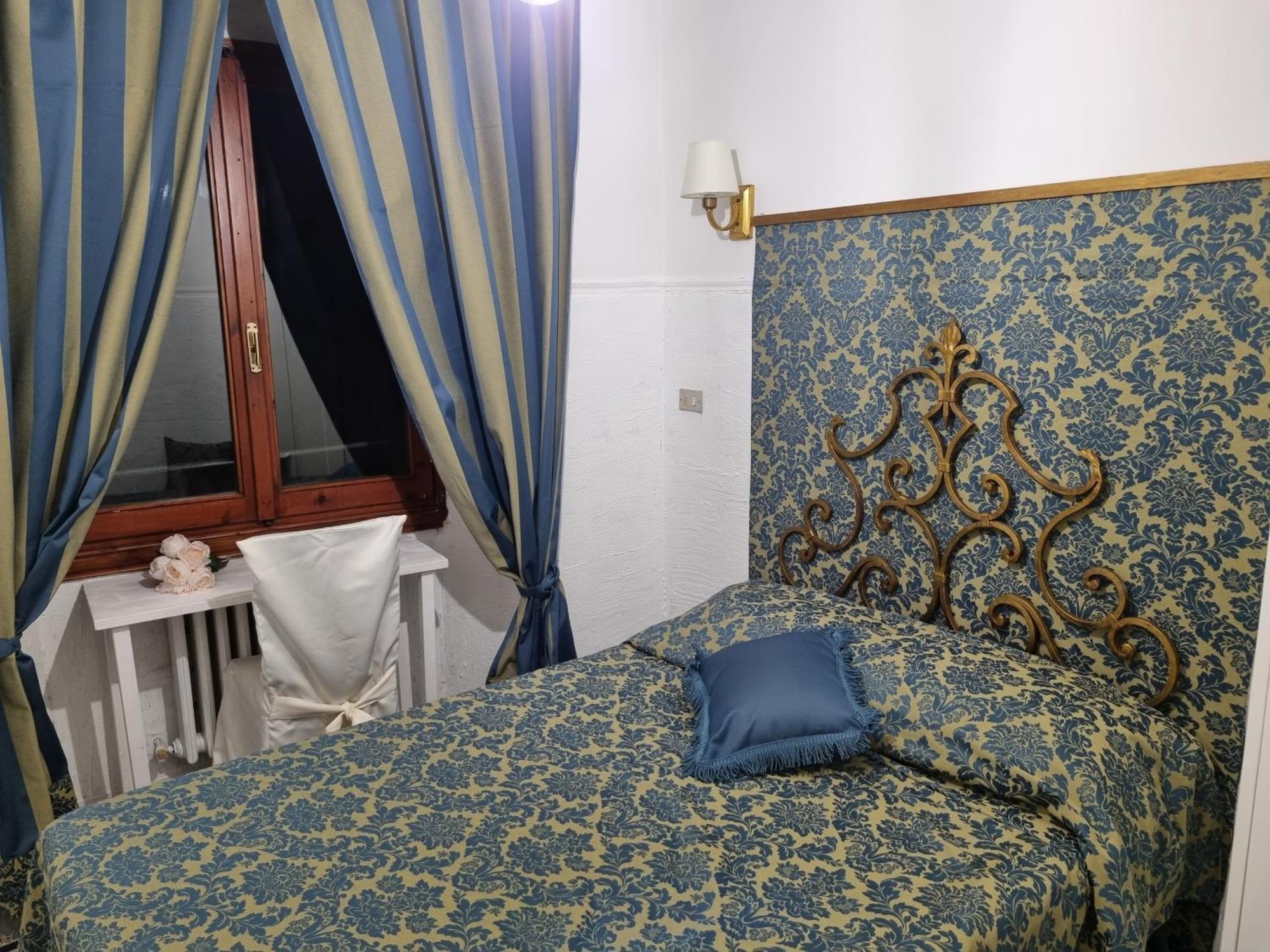 La Sede Dell'arte Monolocale E In Torre Medievale Vicino A Duomo E Piazza Signoria