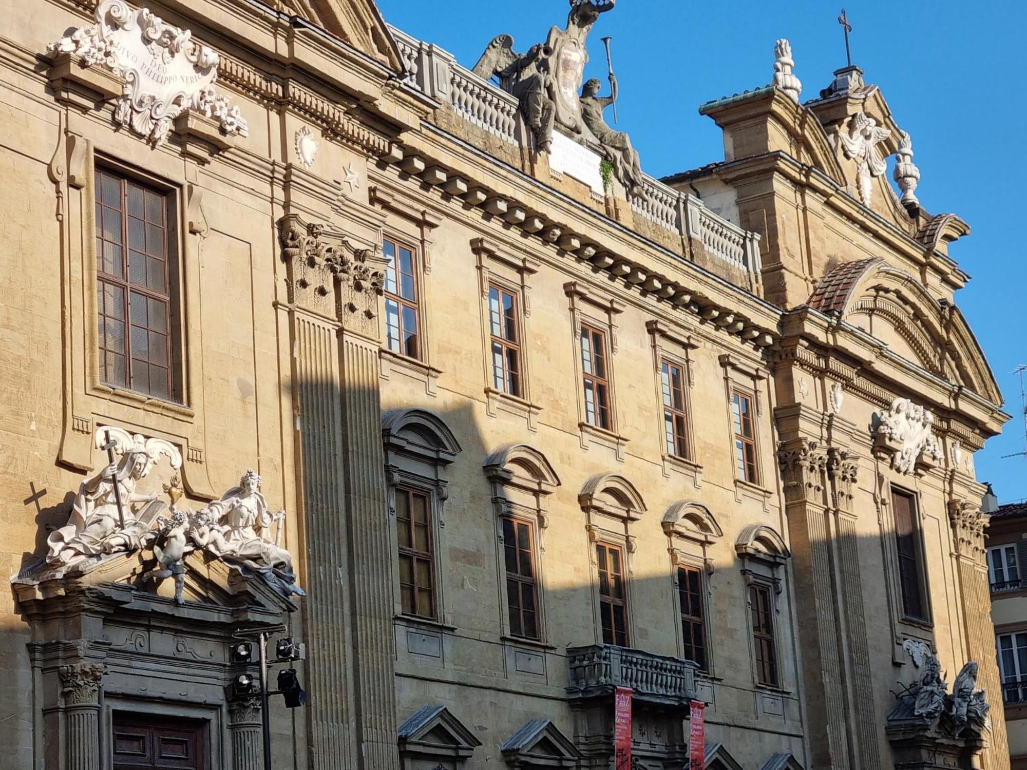 La Sede Dell'arte Monolocale E In Torre Medievale Vicino A Duomo E Piazza Signoria *