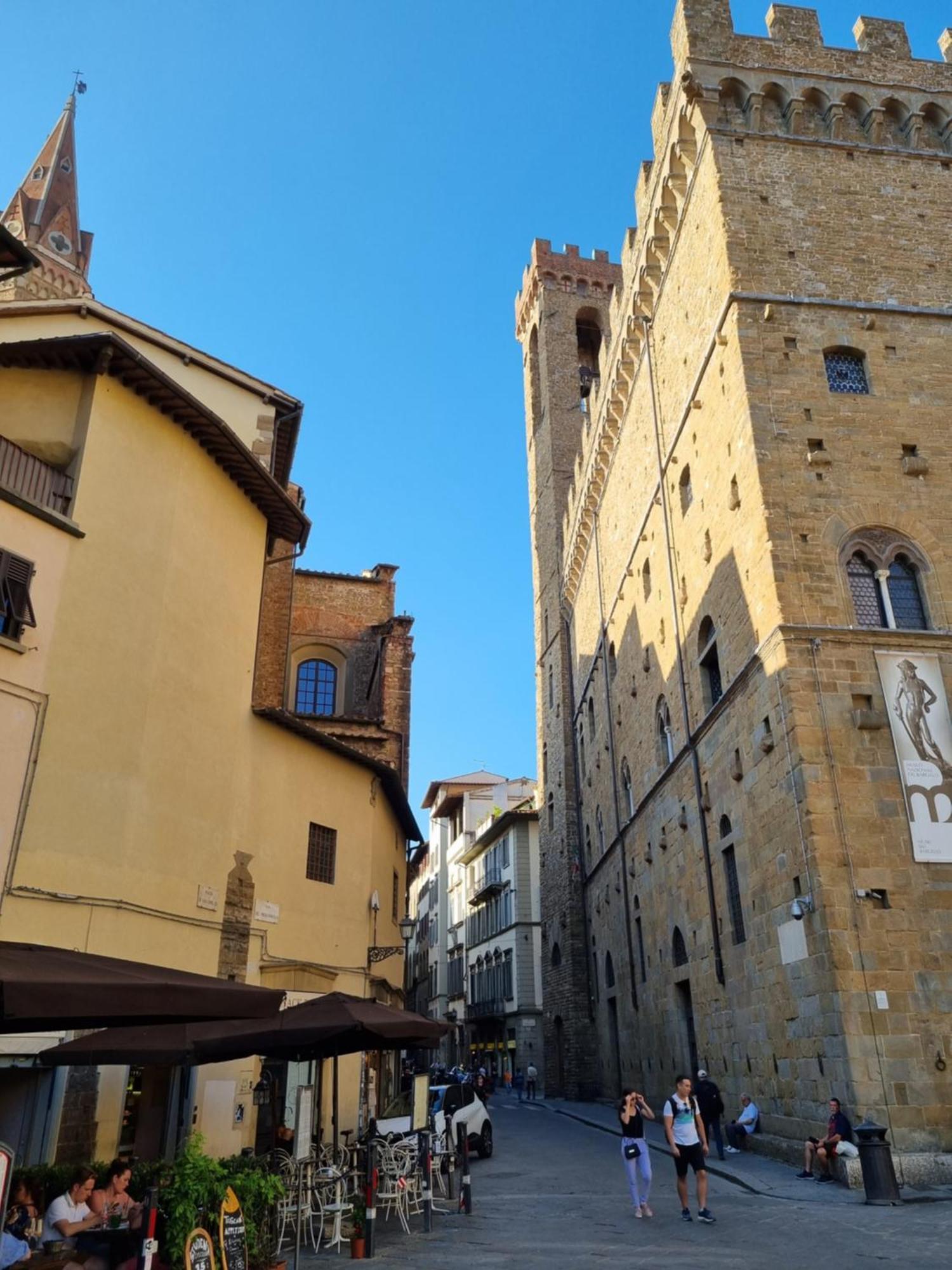 La Sede Dell'arte Monolocale E In Torre Medievale Vicino A Duomo E Piazza Signoria *
