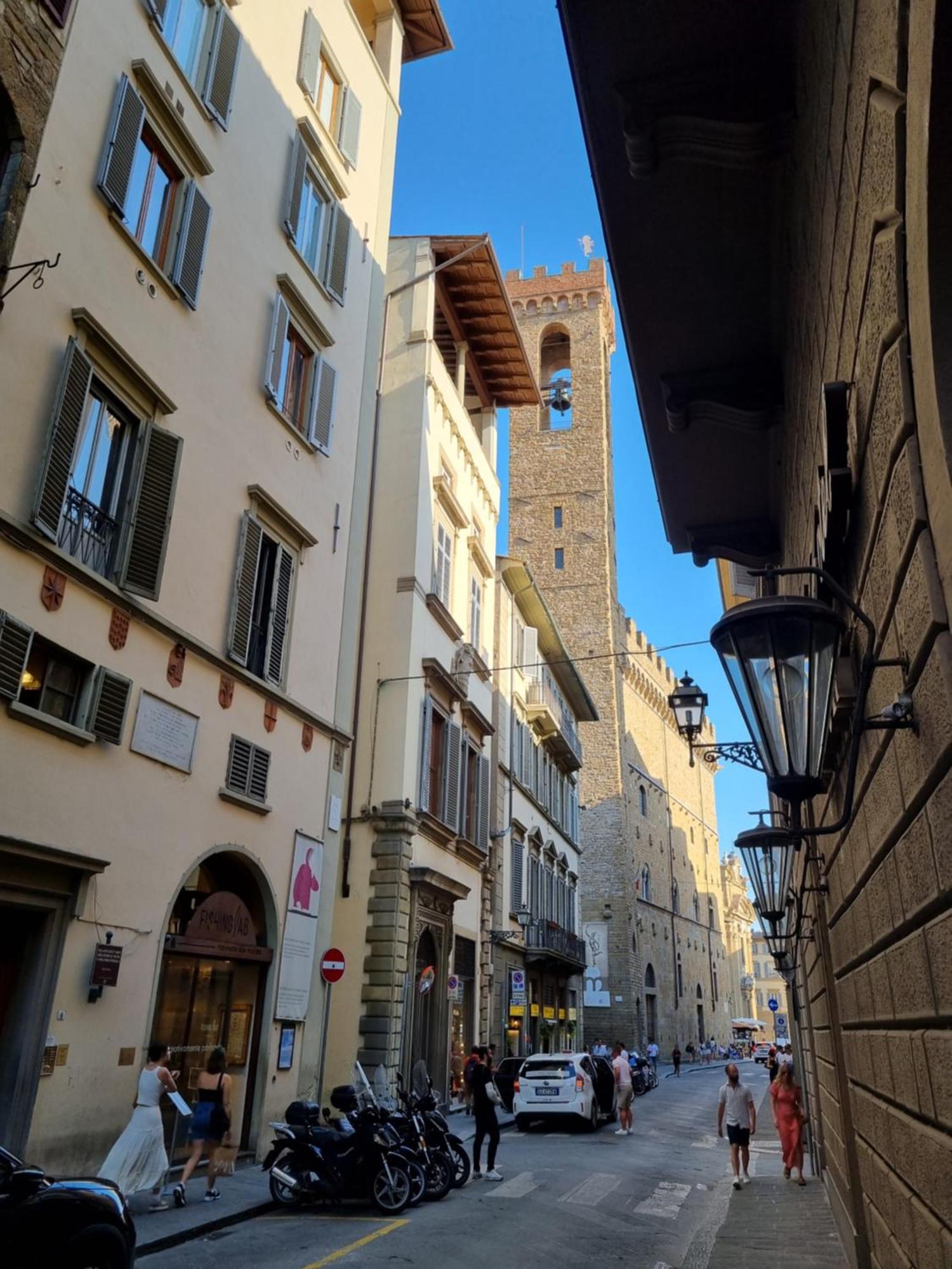 La Sede Dell'arte Monolocale E In Torre Medievale Vicino A Duomo E Piazza Signoria